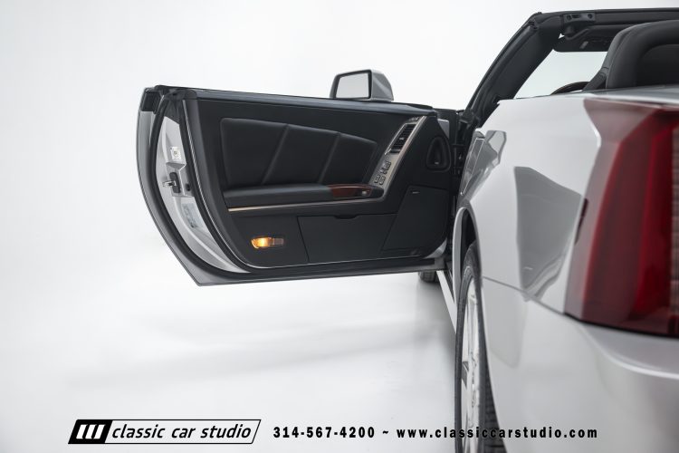 2006_Cadillac_XLR_2273-77
