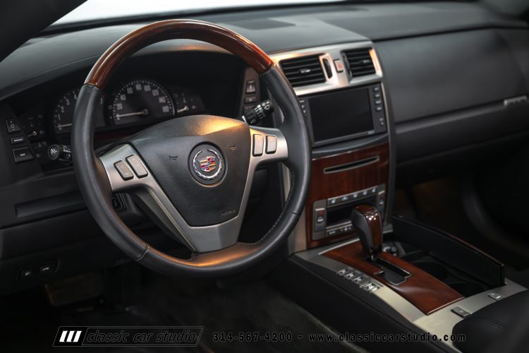 2006_Cadillac_XLR_2273-83