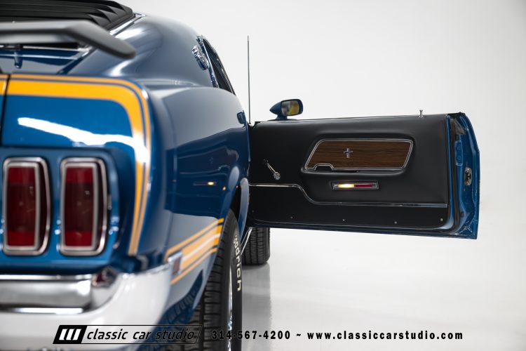 69_Ford_Mustang_Mach1_2277-126