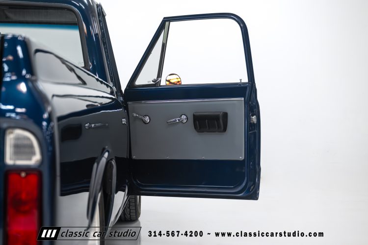 68_Chevrolet_C10_2279-02-111