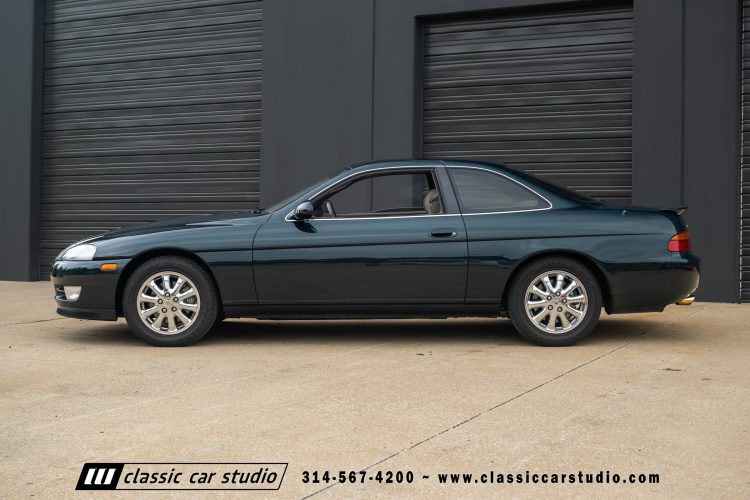 2004_Lexus_SC400_2286-01-161