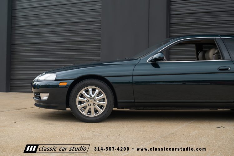 2004_Lexus_SC400_2286-01-162