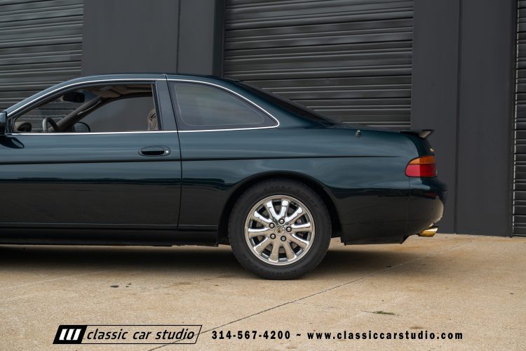 2004_Lexus_SC400_2286-01-163