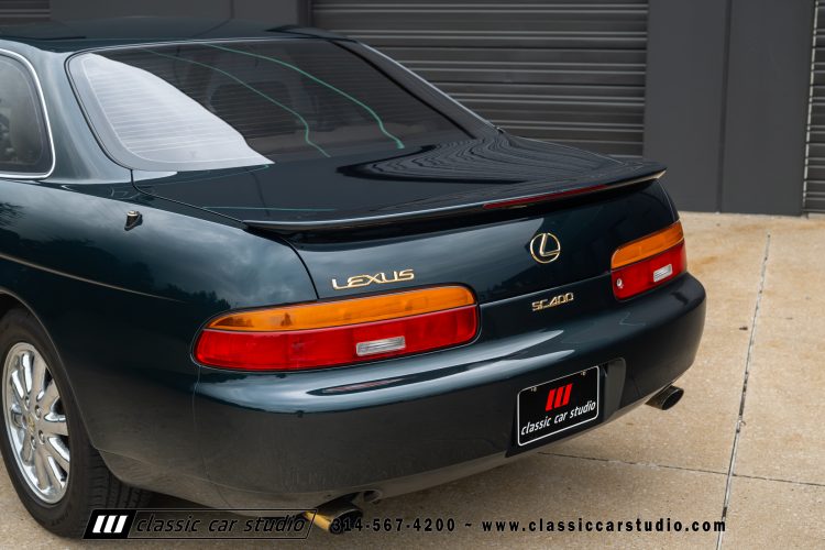 2004_Lexus_SC400_2286-01-167