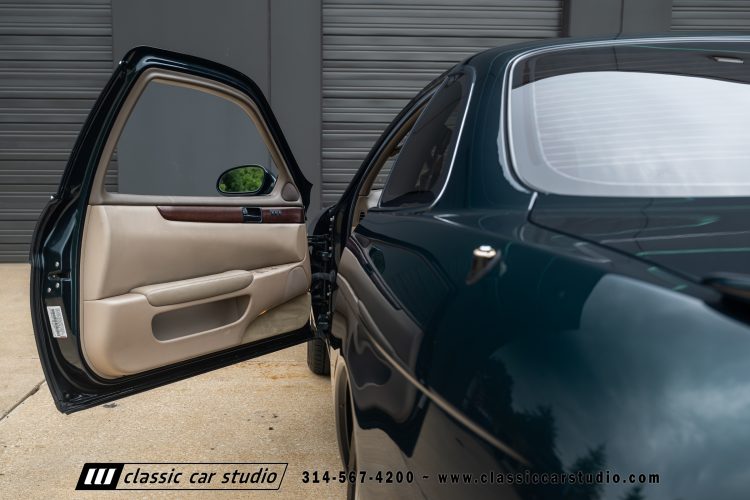 2004_Lexus_SC400_2286-01-169
