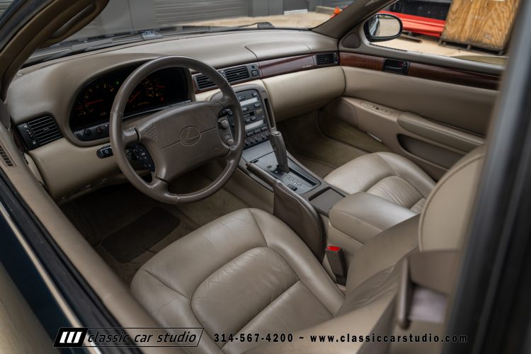 2004_Lexus_SC400_2286-01-170