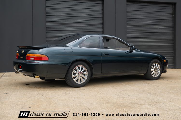 2004_Lexus_SC400_2286-01-173
