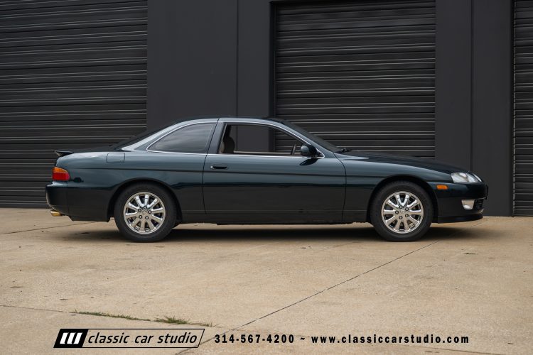 2004_Lexus_SC400_2286-01-177