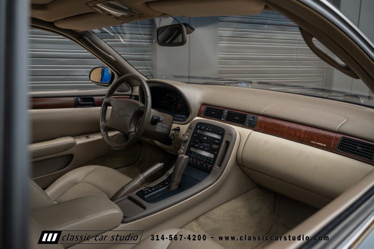 2004_Lexus_SC400_2286-01-180