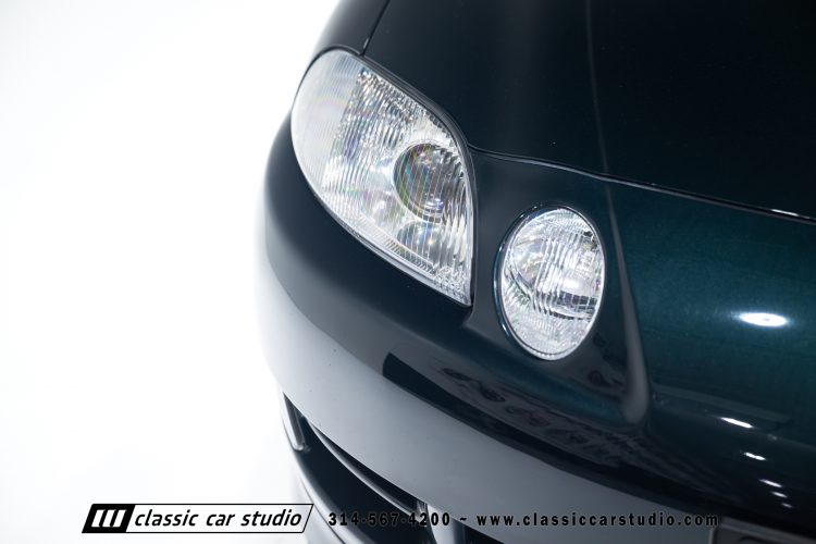 2004_Lexus_SC400_2286-10