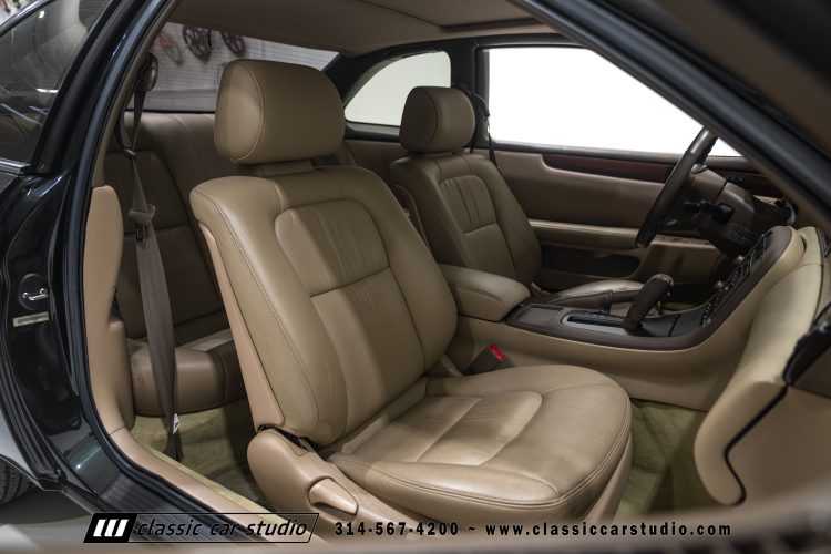 2004_Lexus_SC400_2286-102