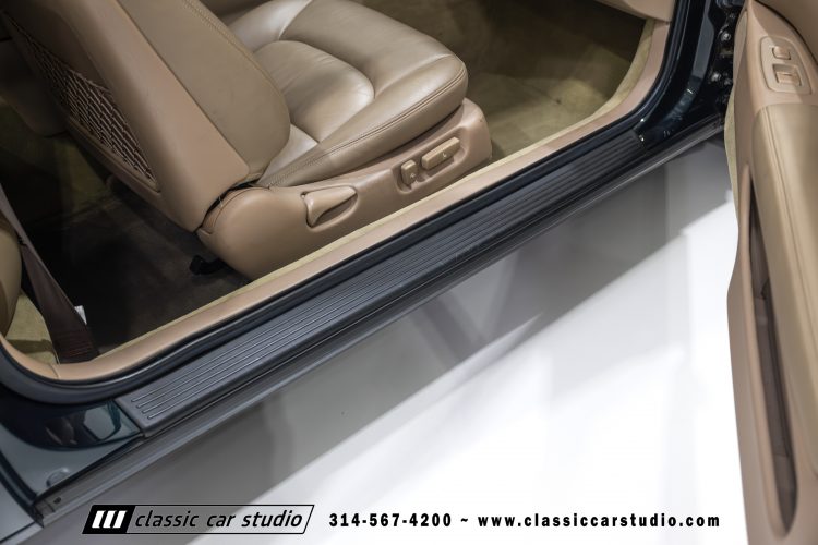2004_Lexus_SC400_2286-103