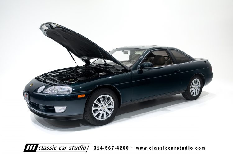 2004_Lexus_SC400_2286-108