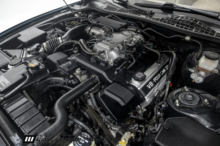 2004_Lexus_SC400_2286-110