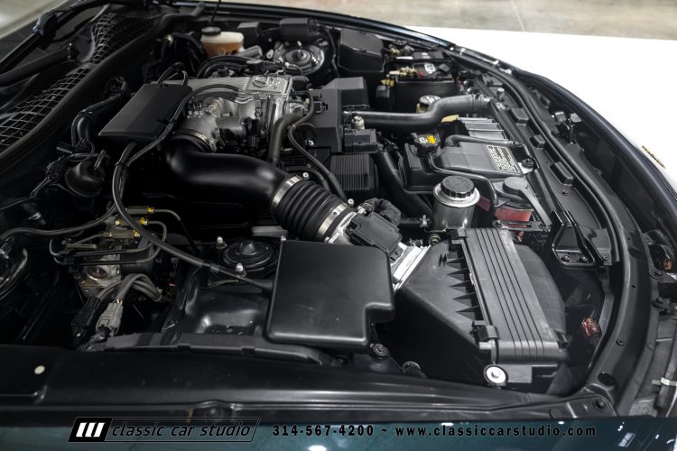 2004_Lexus_SC400_2286-118