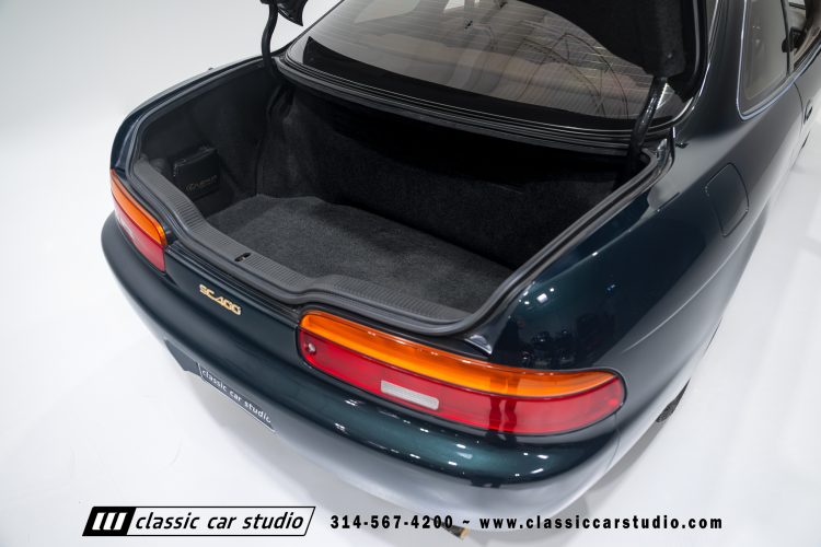 2004_Lexus_SC400_2286-119