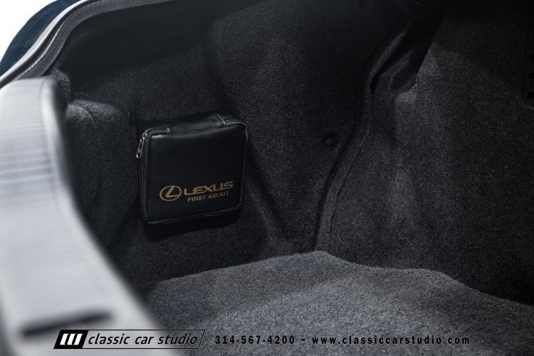 2004_Lexus_SC400_2286-120