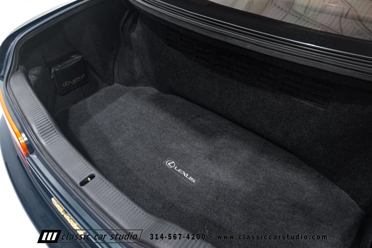 2004_Lexus_SC400_2286-121
