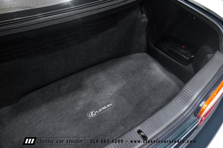 2004_Lexus_SC400_2286-122