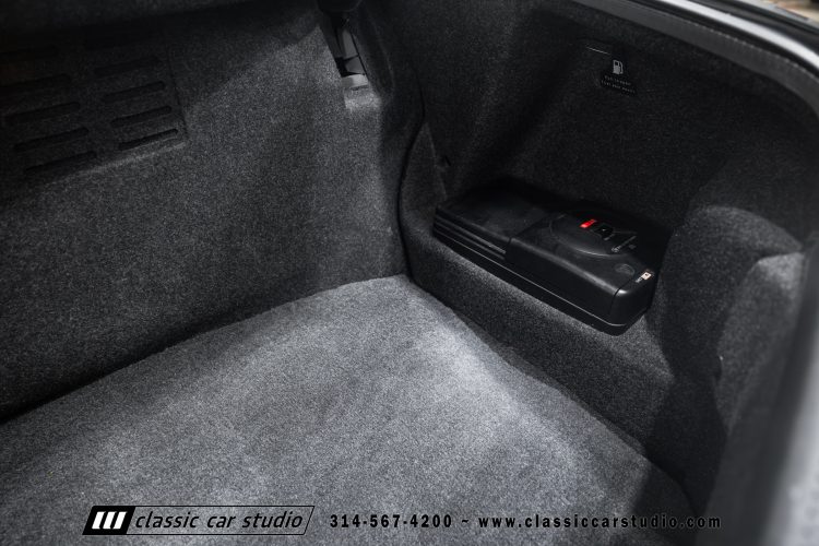 2004_Lexus_SC400_2286-123