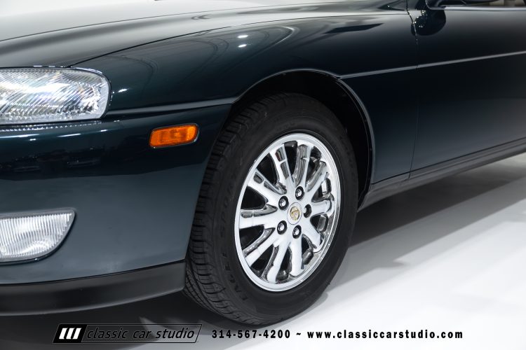 2004_Lexus_SC400_2286-16