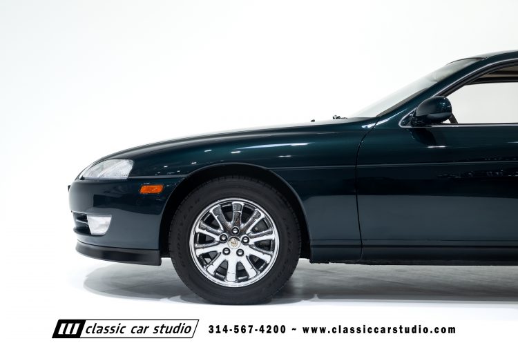 2004_Lexus_SC400_2286-17