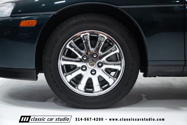 2004_Lexus_SC400_2286-18
