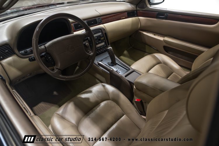 2004_Lexus_SC400_2286-26
