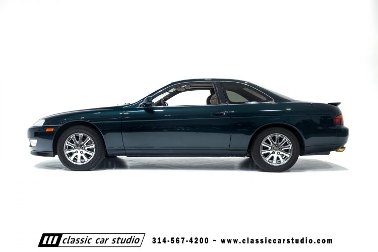 2004_Lexus_SC400_2286-27