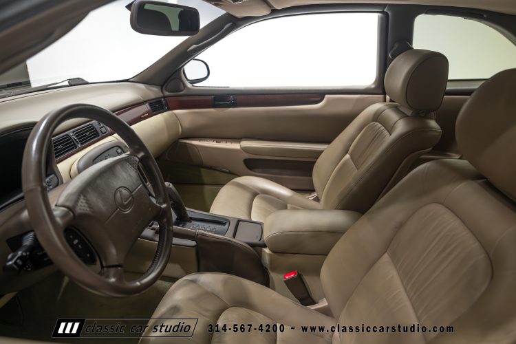 2004_Lexus_SC400_2286-28