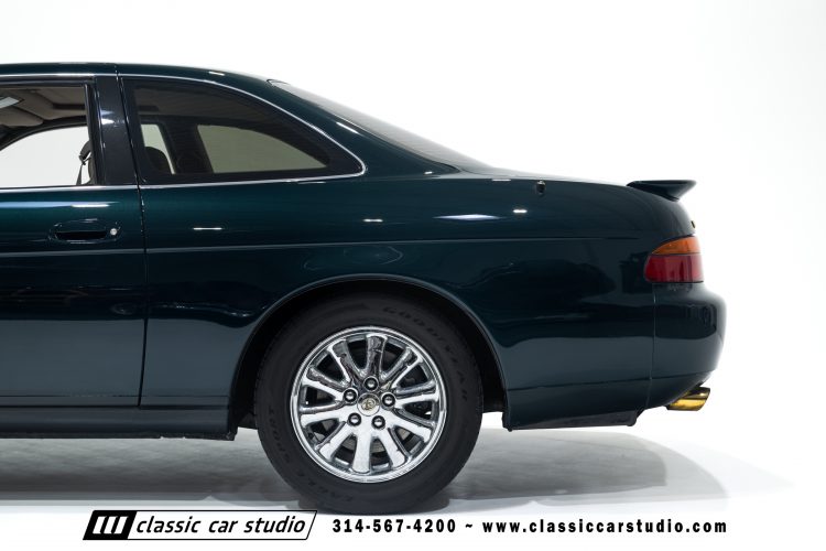 2004_Lexus_SC400_2286-31