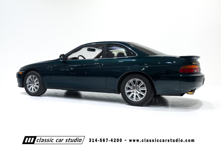 2004_Lexus_SC400_2286-33