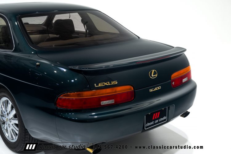 2004_Lexus_SC400_2286-39