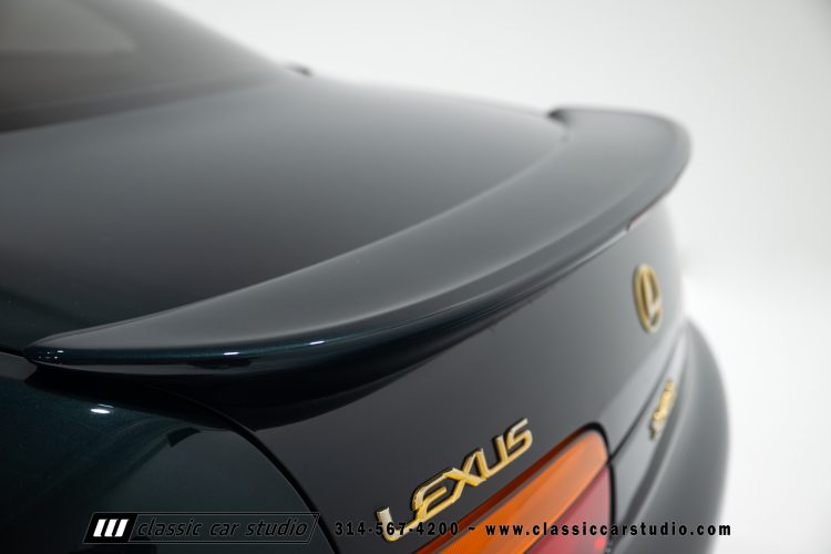 2004_Lexus_SC400_2286-40