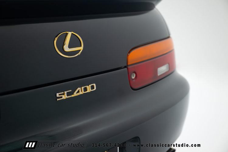 2004_Lexus_SC400_2286-41
