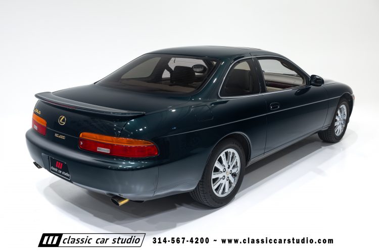 2004_Lexus_SC400_2286-44