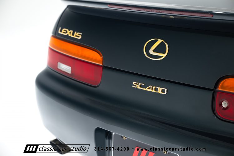 2004_Lexus_SC400_2286-46