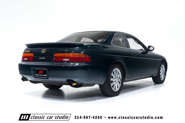 2004_Lexus_SC400_2286-47