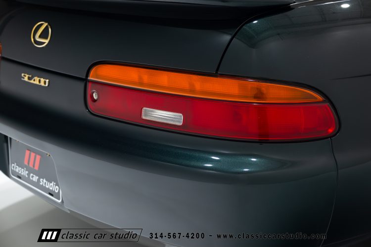 2004_Lexus_SC400_2286-50