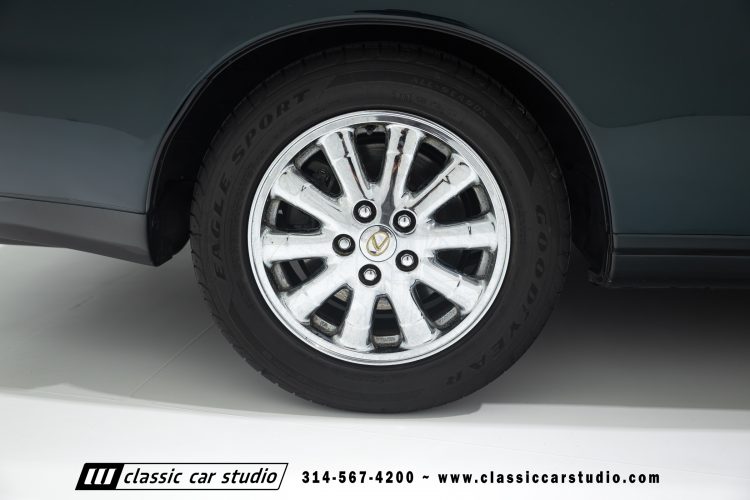 2004_Lexus_SC400_2286-54