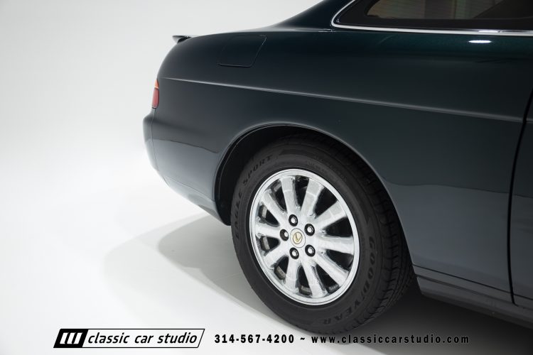 2004_Lexus_SC400_2286-55