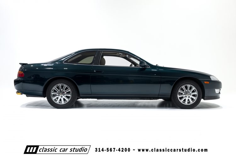 2004_Lexus_SC400_2286-57
