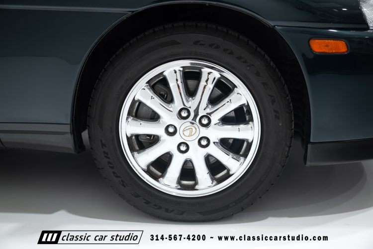 2004_Lexus_SC400_2286-62