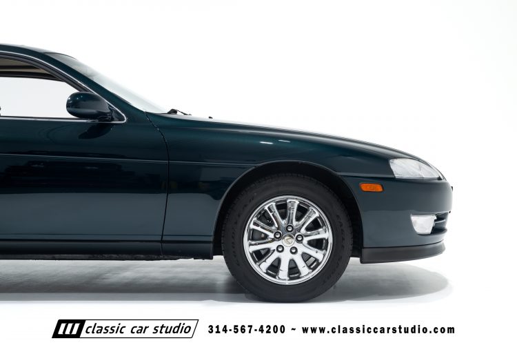 2004_Lexus_SC400_2286-63