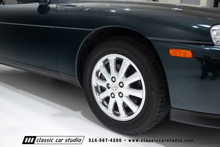 2004_Lexus_SC400_2286-64
