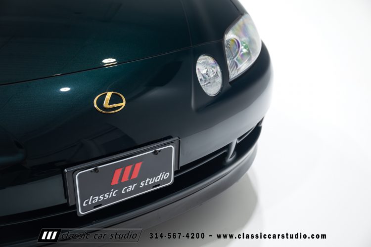 2004_Lexus_SC400_2286-67