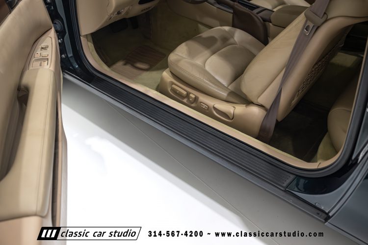 2004_Lexus_SC400_2286-76