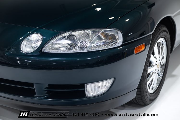 2004_Lexus_SC400_2286-8