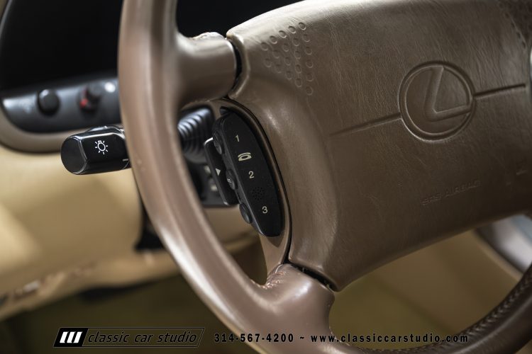 2004_Lexus_SC400_2286-80