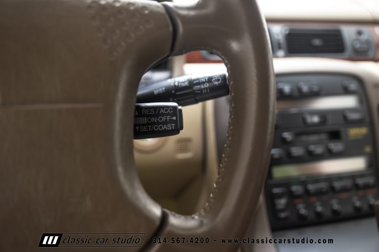 2004_Lexus_SC400_2286-83